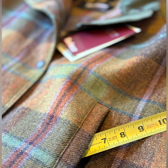 Barbour Tweed Hunting Jacket.  NWT !!! - Picture 5 of 16